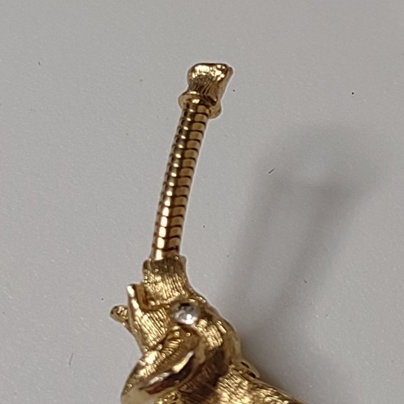 Very Cute Tiny Gold Tone Metal Elephant Pin With Waggling Trunk - Picture 5 of 10